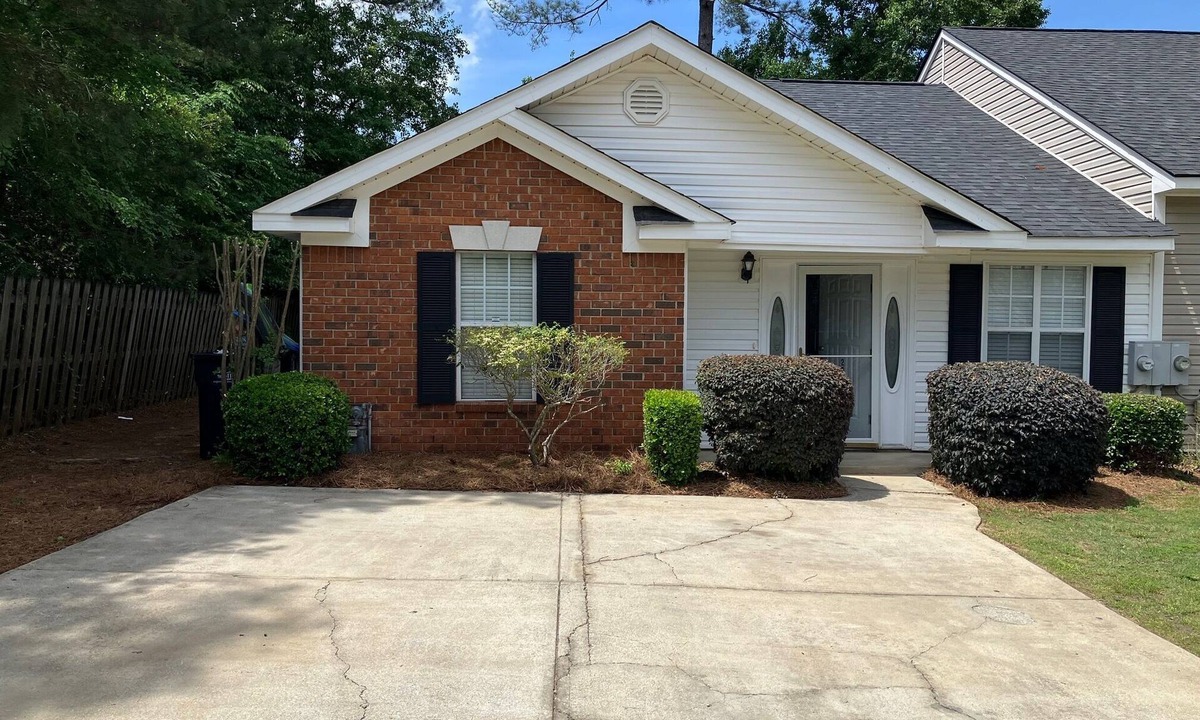 National Hills House | Masters 3-bedroom townhome rental 1.5 miles from Augusta National Main Gate