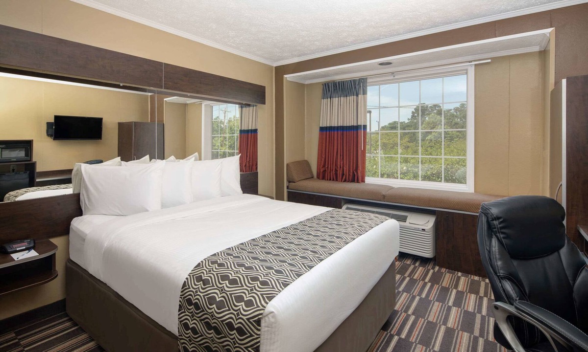 Dentsville Hotel | Microtel Inn & Suites by Wyndham Columbia/Fort Jackson N