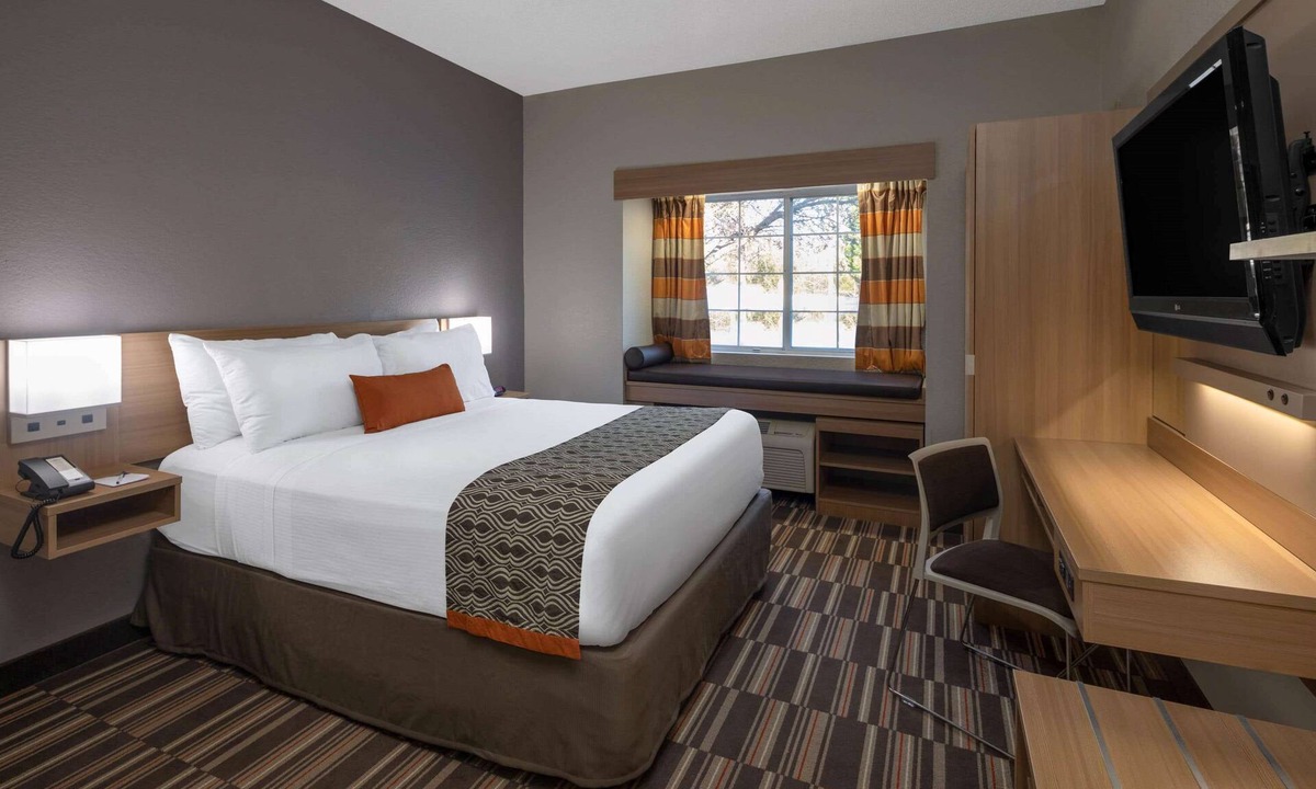 Florence Hotel | Microtel Inn & Suites by Wyndham Florence