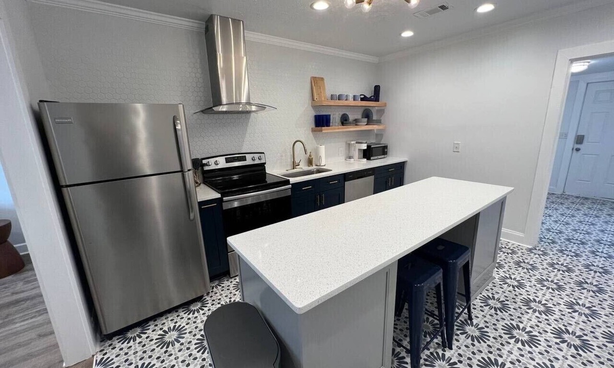 Woodstock House | Mid-Century Modern 2 bedroom home in Downtown Woodstock
