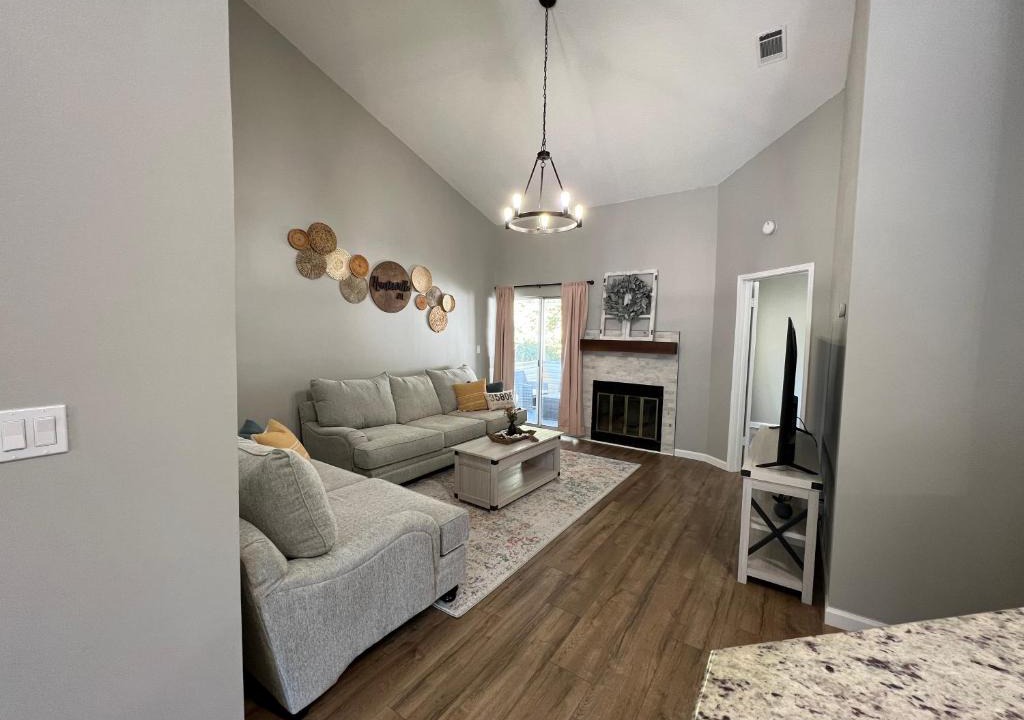 Huntsville Apartment | Mid City Condo