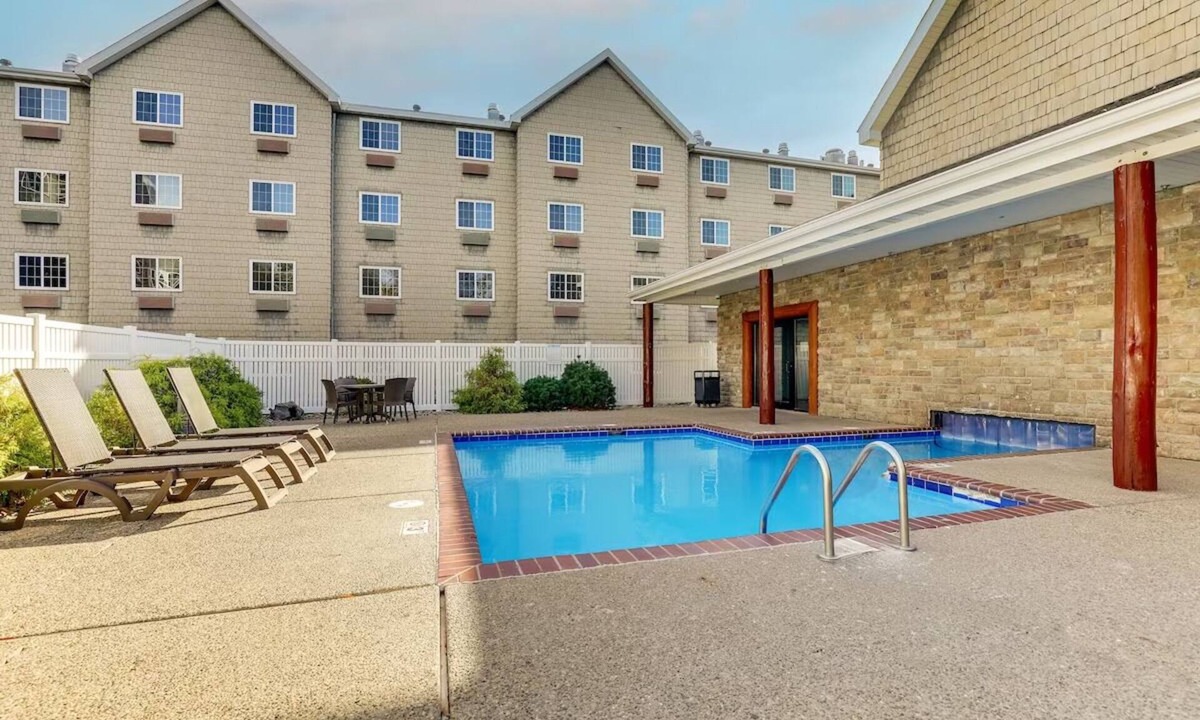 Johnston Hotel | Midwest Lodge Escape With Modern Comforts | 0.5 mi to Texas Roadhouse