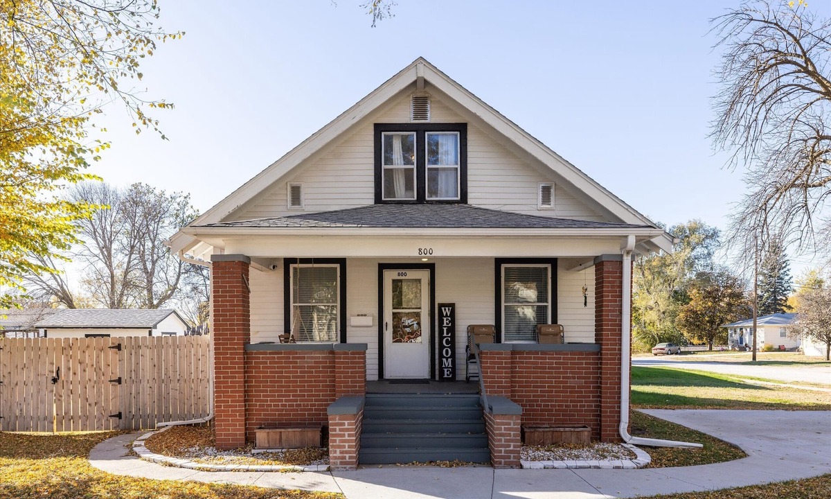 Norfolk House | Millie's Cozy Parkside Home