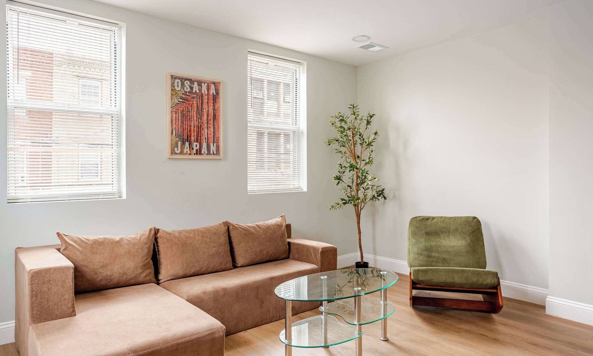 East Passyunk Crossing Apartment | Minimalist S Center City | GlobeNest