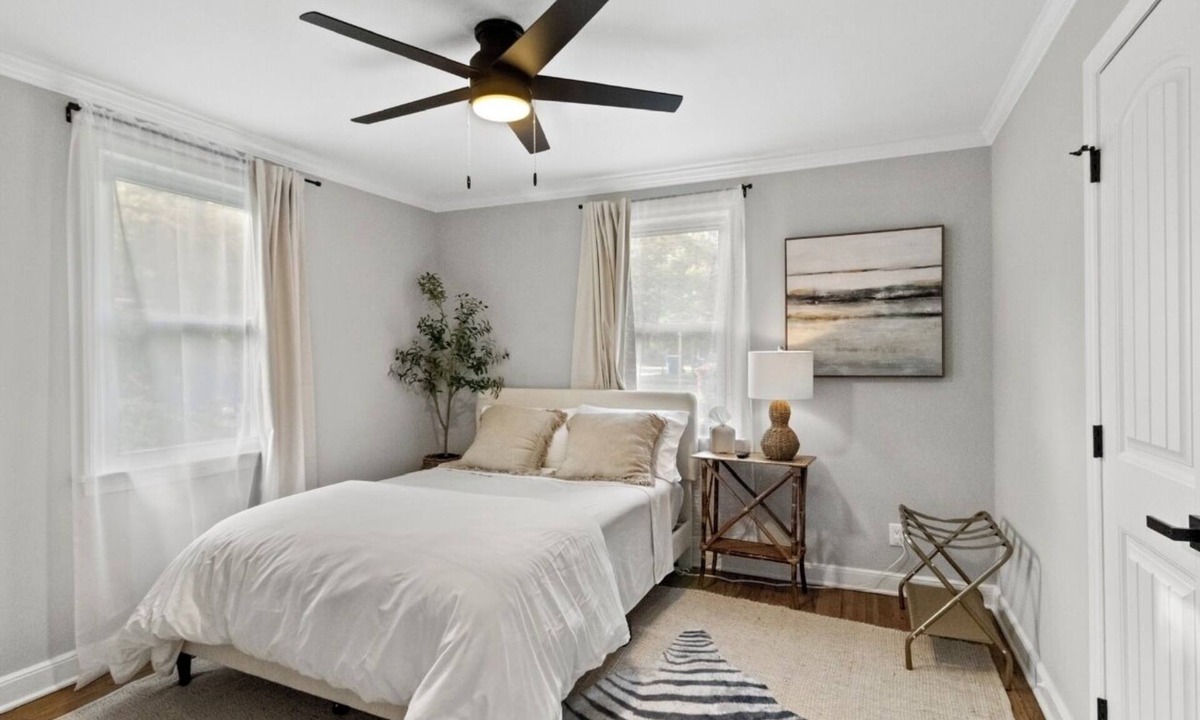 Columbia House | MinsDwntwn, Arena, Vista, USC 2 beds, 1 bath private parking, pets West Columbia