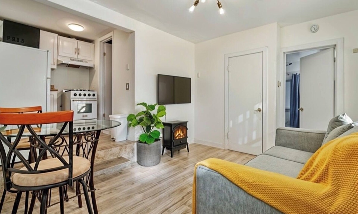 Prospect Park Apartment | Modern, 1BR APT With Parking , 25 min to MET LIFE , 30 min to NYC