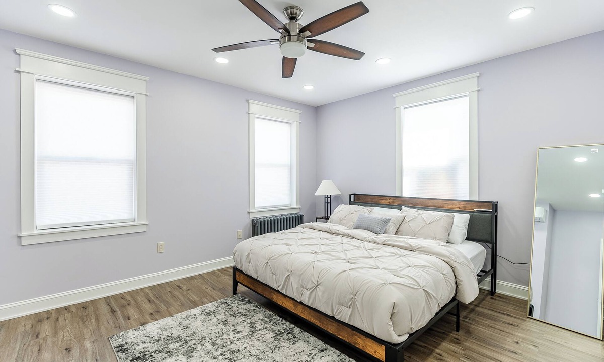 East Passyunk Crossing Apartment | Modern 2 Bedrooms [1 King 1 Queen Bed] in the heart of south Philly! Read More!