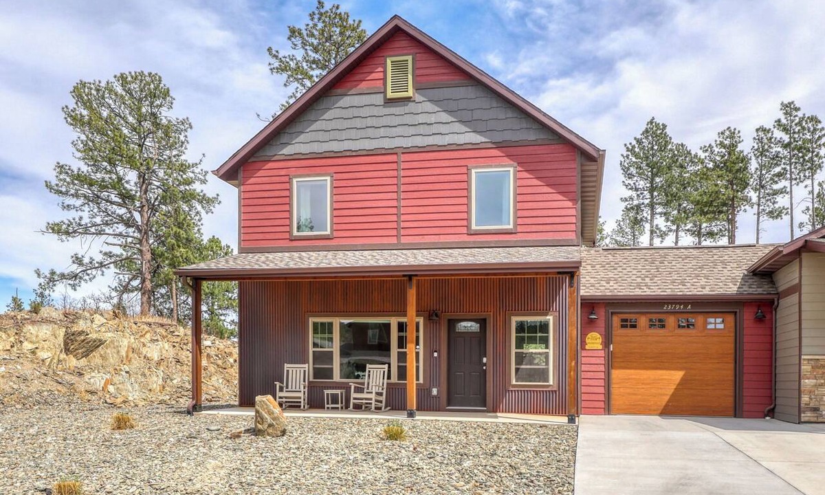 Rockerville Condo | Modern 2BR BH Retreat Condo Near Mt Rushmore Sleeps 8