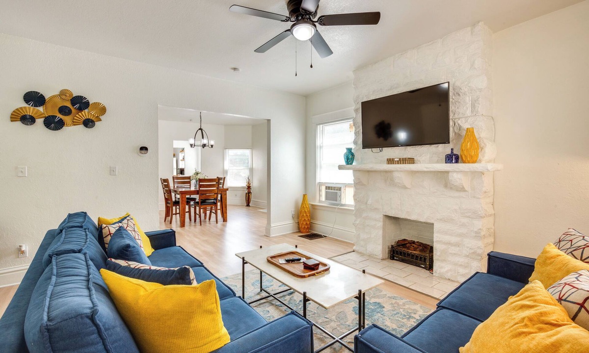 North Hyde Park Apartment | Modern 2BR Kansas City Condo Near Downtown