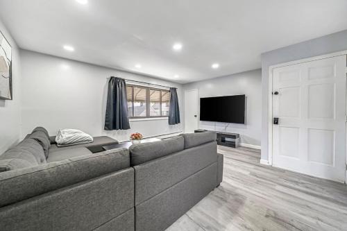Constable Hook Apartment | Modern 3 BR Home-30 min to NYC & MetLife World Cup