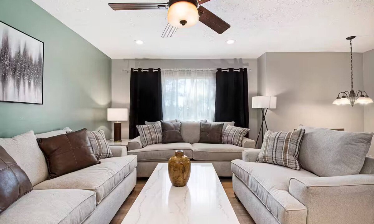 Gretna House | Modern 4BR Gretna NE, Garage, Fenced Yard, W/D, Pet-Friendly, Near Outlets