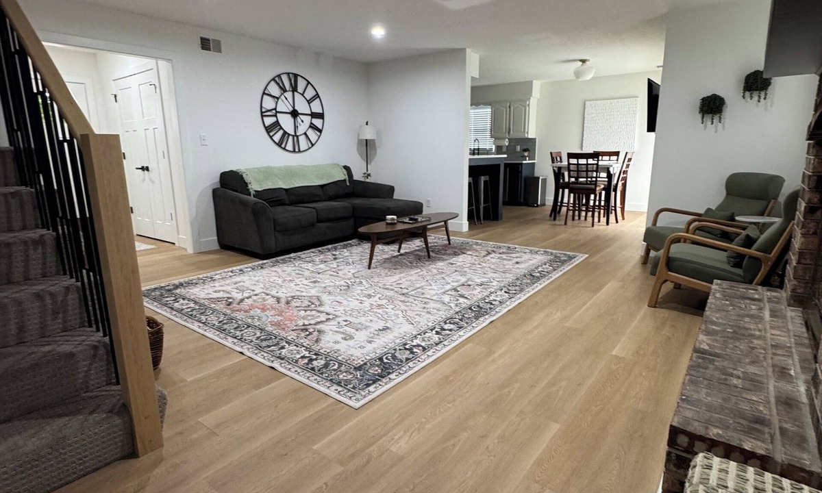 Grandview House | Modern Comfort on Crystal – Sleeps 16!