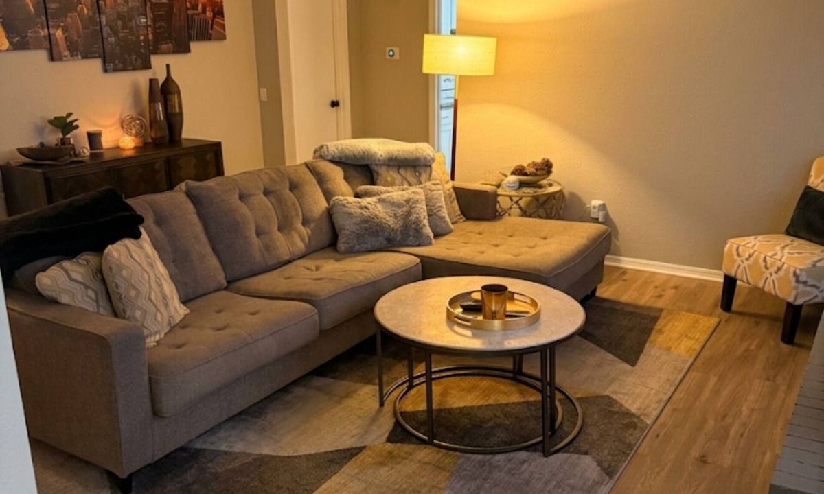 Central Oklahoma City House | Modern Cozy, Full Home Near OKC – Spacious Getaway with Smart TVs & Fast WIFI