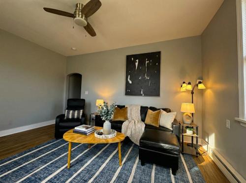 Wilmington Apartment | Modern cozy unit with King Bed