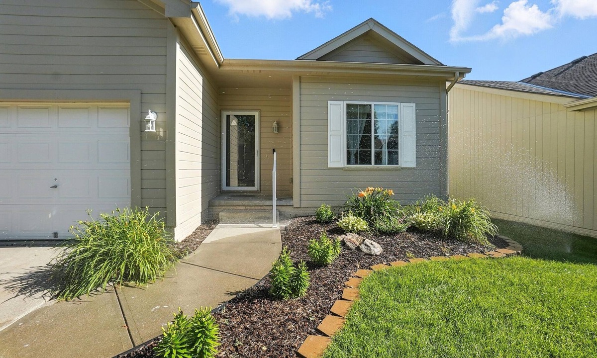 McArdle House | Modern Home in NW Omaha
