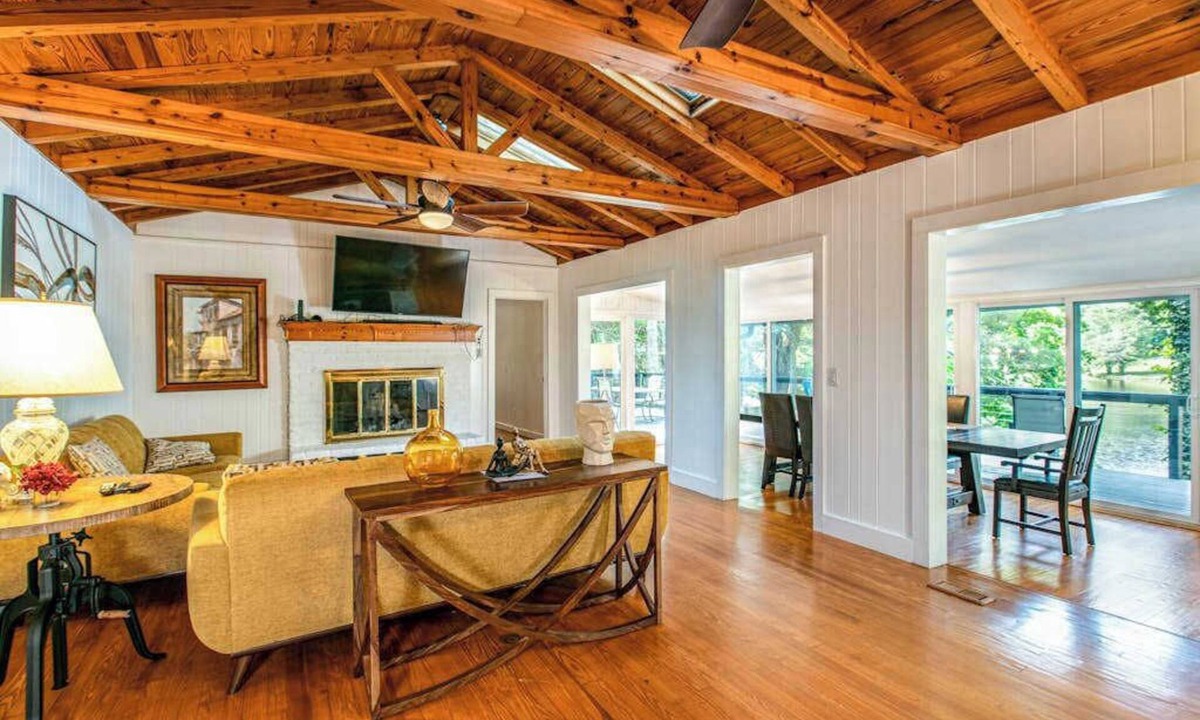 Flat Rock House | Modern lake-front home, dog-friendly, dock, hot tub, deck, pool, tennis, wifi