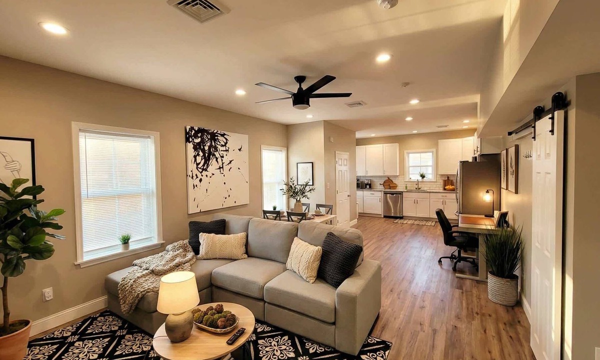 Wilmington Apartment | Modern Loft with Skyline Views - King & Queen Beds, Close to Downtown!