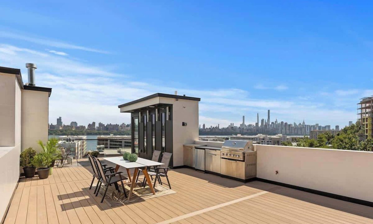 North Bergen Condo | Modern Luxury 8BR Combined Townhome with NYC Views