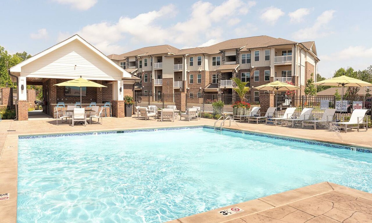 Farragut Apartment | Modern Luxury at Overlook at Farragut| Parking