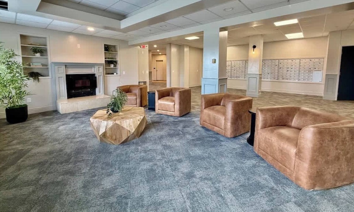 North Central Omaha Apartment | Modern Omaha Apartment: Fitness & Pickleball Courts