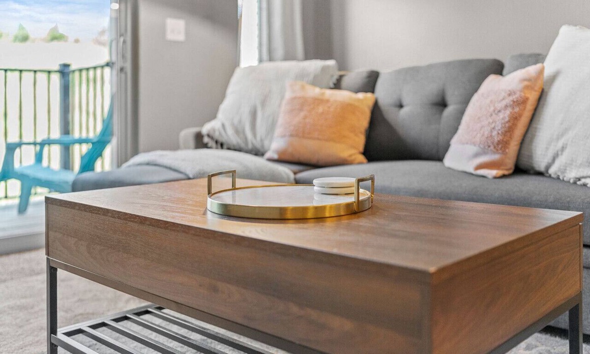 West Des Moines Apartment | Modern Retreat with Garage, Gym, and Pool