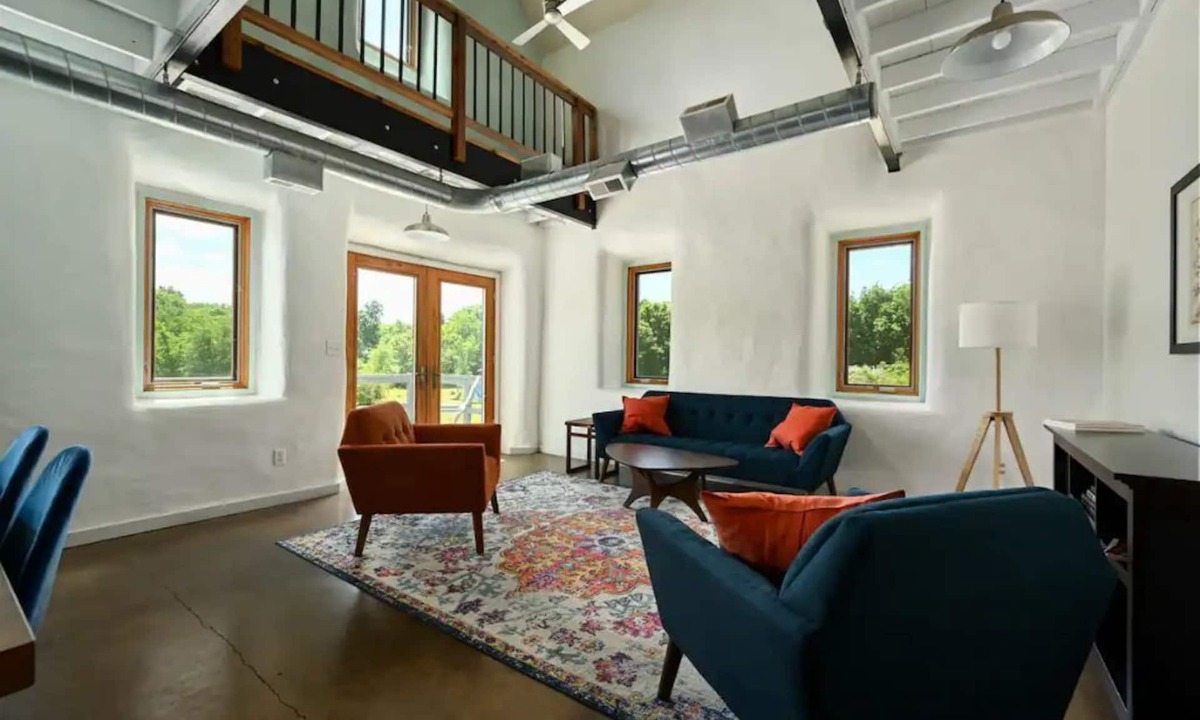 Grantville House | Modern Strawbale on 10 Private Acres