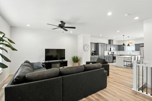 Weber House | Modern Townhome Retreat in Prime Location townhouse