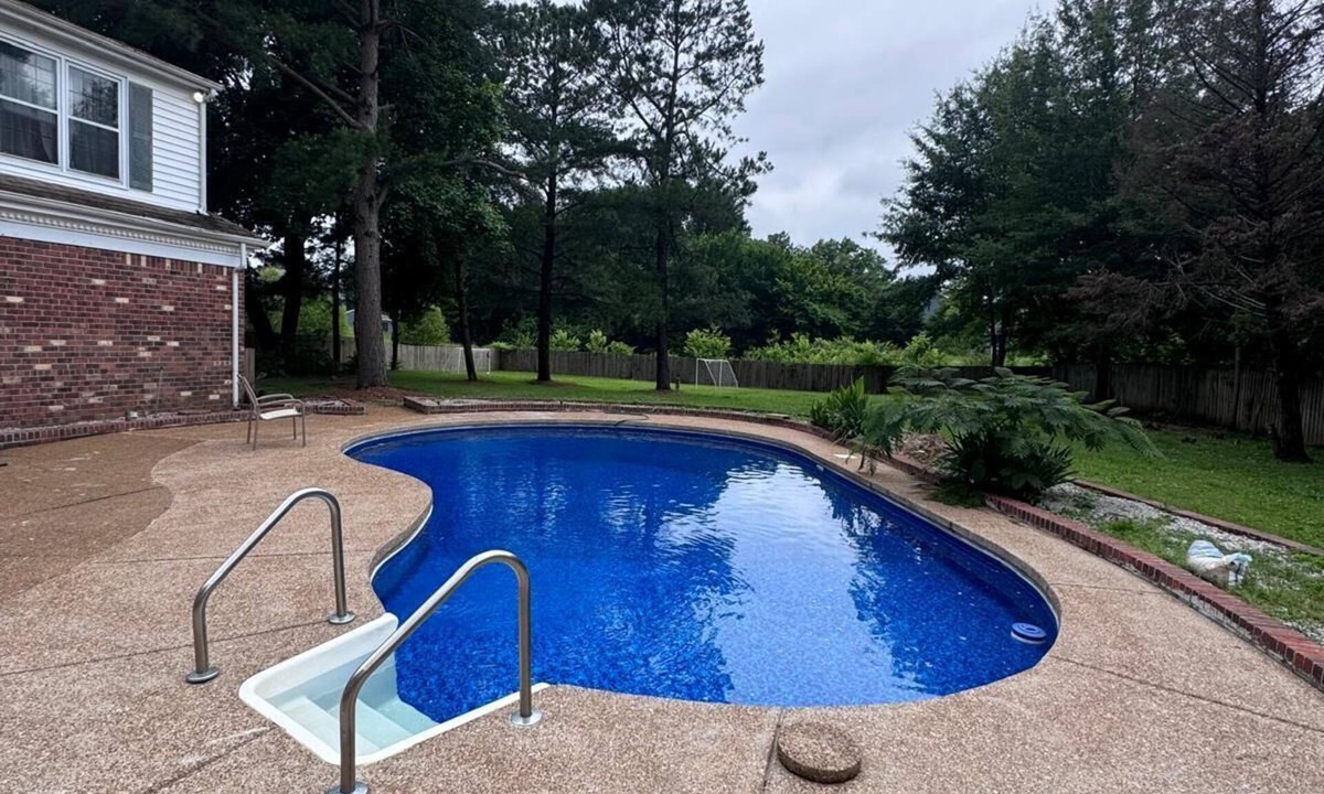 Cordova House | MONTHLY STAYS-Elegant 6 BR+ Extra Space Beds with Pool-Near Golf Course