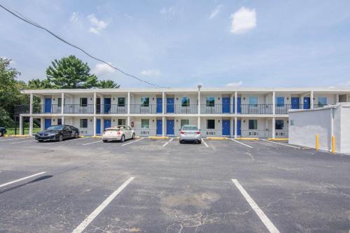 Glassboro Hotel | Motel 6-Glassboro, NJ - Rowan University