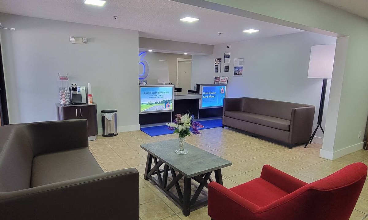 Kewanee Hotel | Motel 6 Kewanee, IL