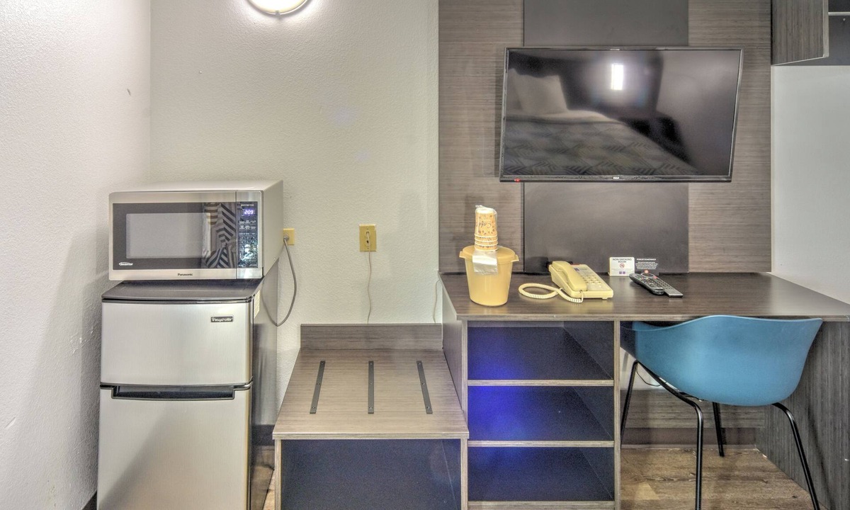 Libertyville Hotel | Motel 6 Libertyville, IL