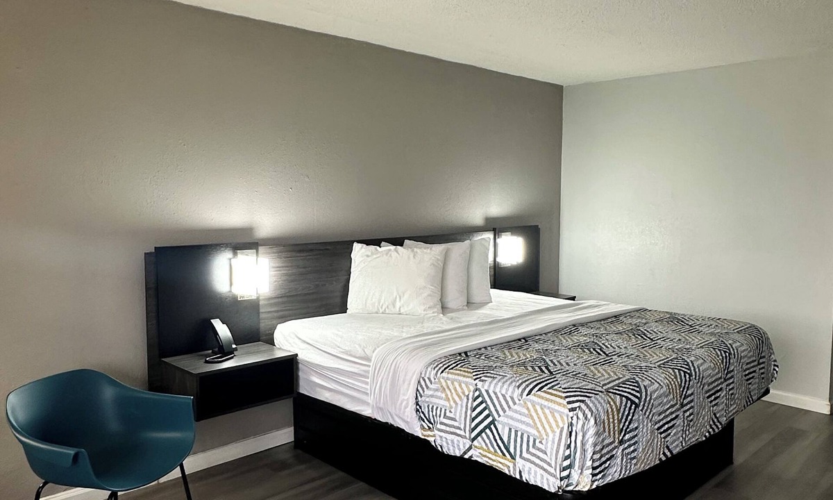 Lugoff Hotel | Motel 6 Lugoff, SC