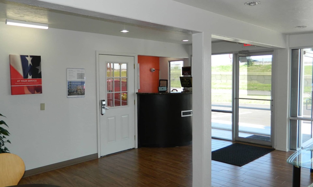 South Oklahoma City Hotel | Motel 6 Oklahoma City, OK - Airport East