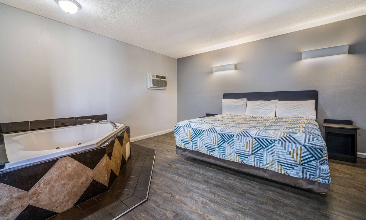 Point Pleasant - Toms River Hotel | Motel 6 Toms River, NJ - Near Seaside Heights