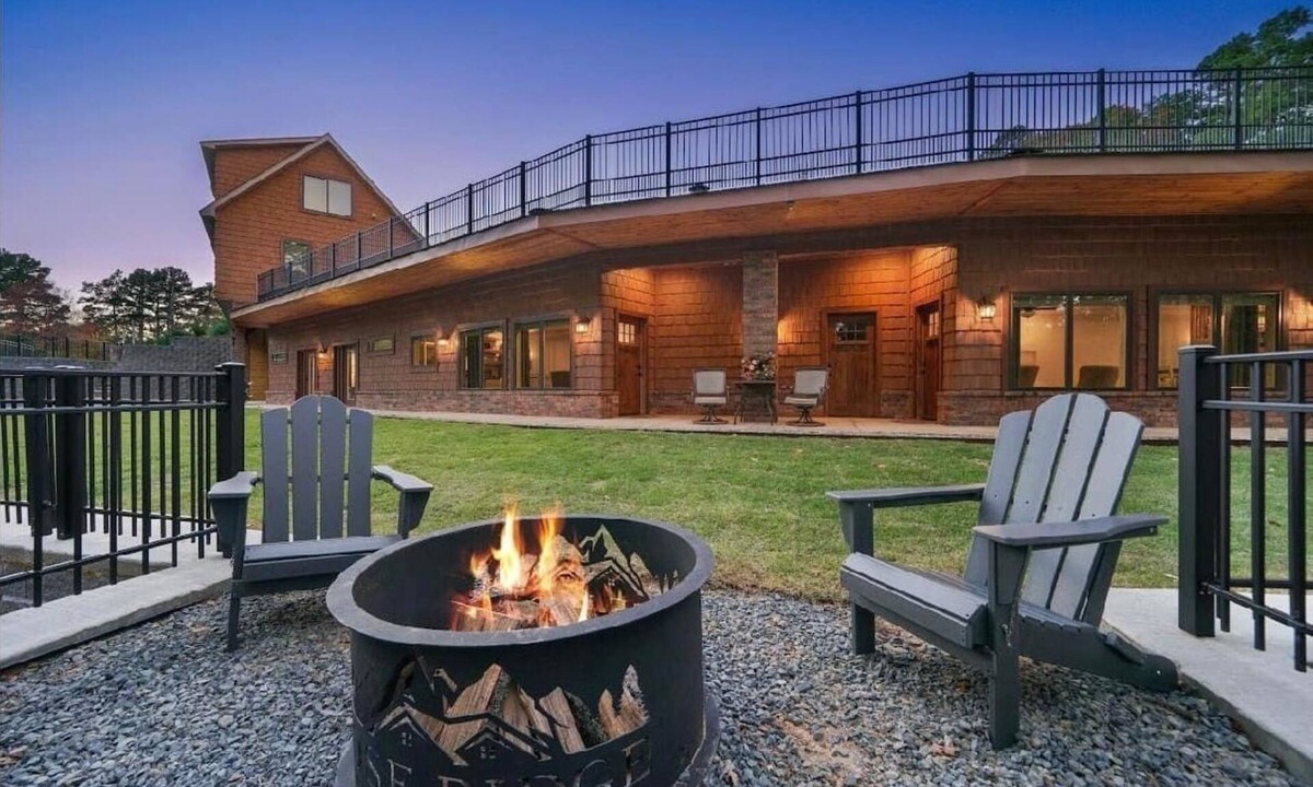 Mena House | Mountainside Luxury Unit 3—LOCATION! LOCATION!