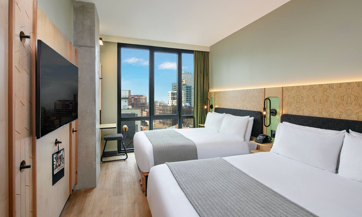 Williamsburg Hotel | Moxy Brooklyn Williamsburg