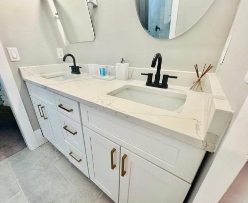 Covington Mill Bed & Breakfast | Mystic Falls Downtown Modern Farmhouse