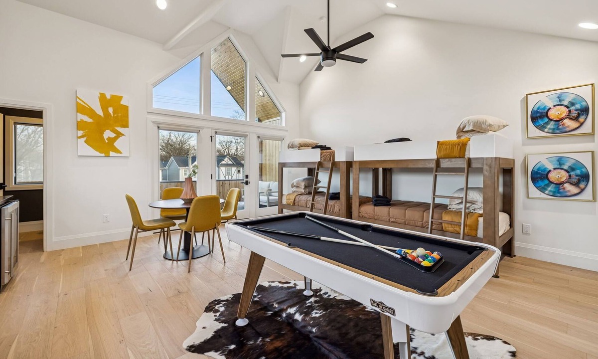 Inglewood House | Nashville home with game room and home theater!