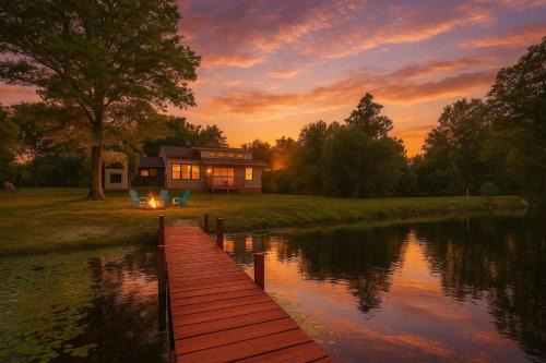 Bluemont House | Nature Escape - Pond, Dock, Fire Pit, Trails
