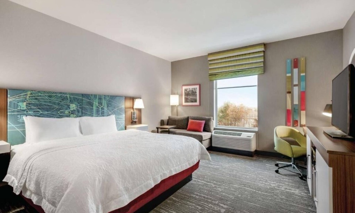 Brooklyn Park Hotel | Nature Meets City Life at Modern Room with Easy Access to Trails + Downtown Fun