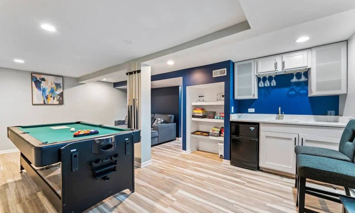 Gages Lake House | Navy Family home -Near Lake 4BR Hot Tub