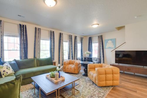 Bettendorf House | Near TBK Bank Sports Complex: Quad Cities Townhome