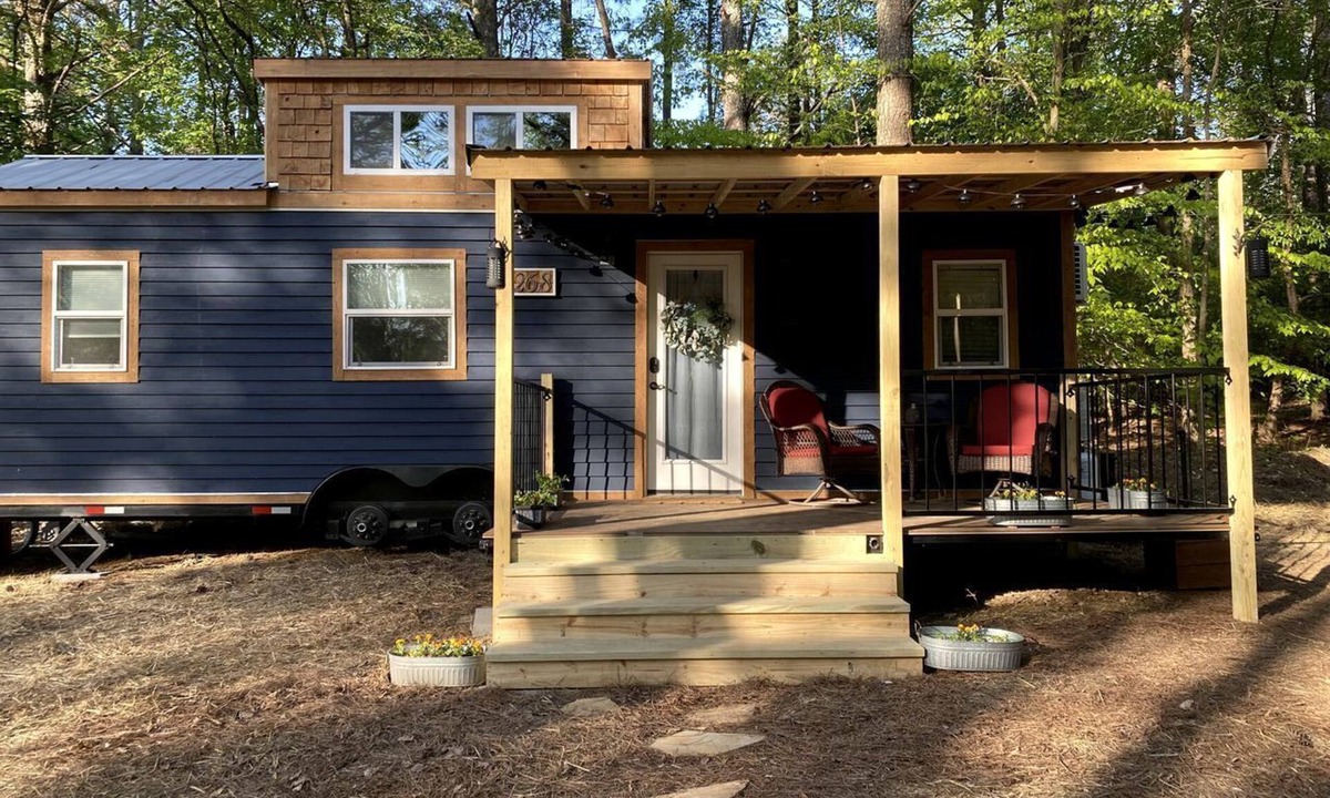 Groveoak Cabin | Nestled in Nature: Experience Tiny House Living Bliss in Northern Alabama