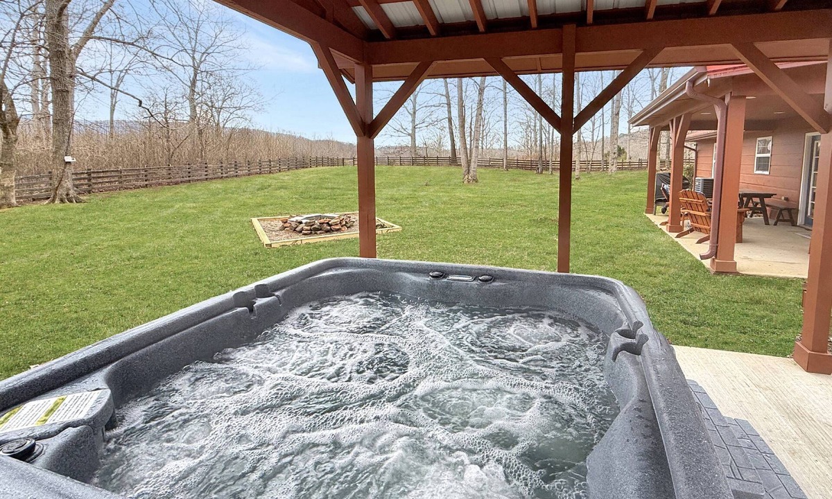 Rising Fawn Cabin | NEW - 2 cabins - one with hot tub & one lakefront fishing - great for larger groups