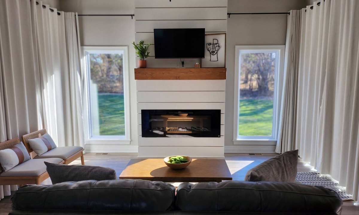 Mulvane House | New, clean home close to Kansas Star Casino