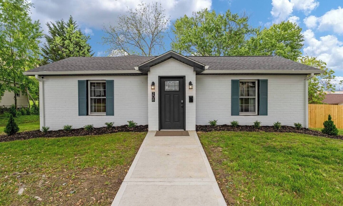 Johnson City Cottage | NEW! Closest Whole House to Downtown | 5 Min Walk