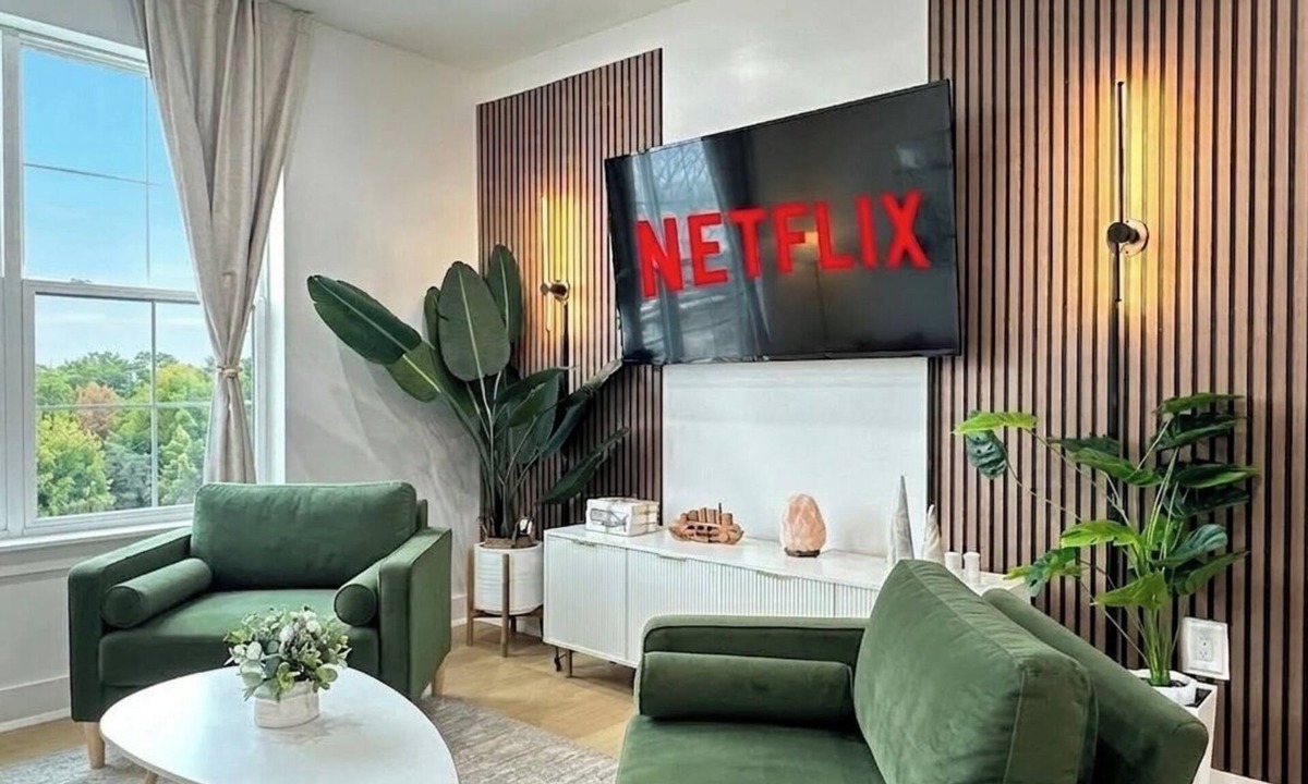West Side Apartment | New! Designer 2 BR Easy NYC access and minutes to MetLife!