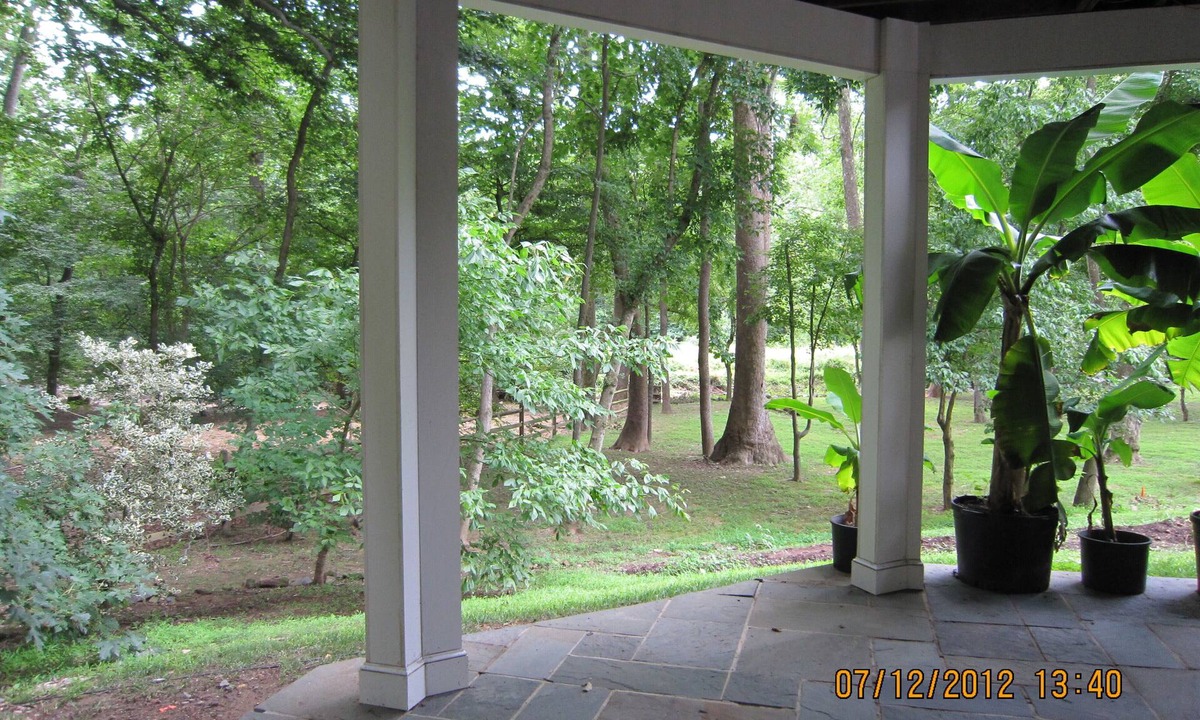 McLean Apartment | NEW! Ft Marcy 2 BR 1 LV/DRM 1 BA on Pimmit Run, hike/kayak to the Potomac River