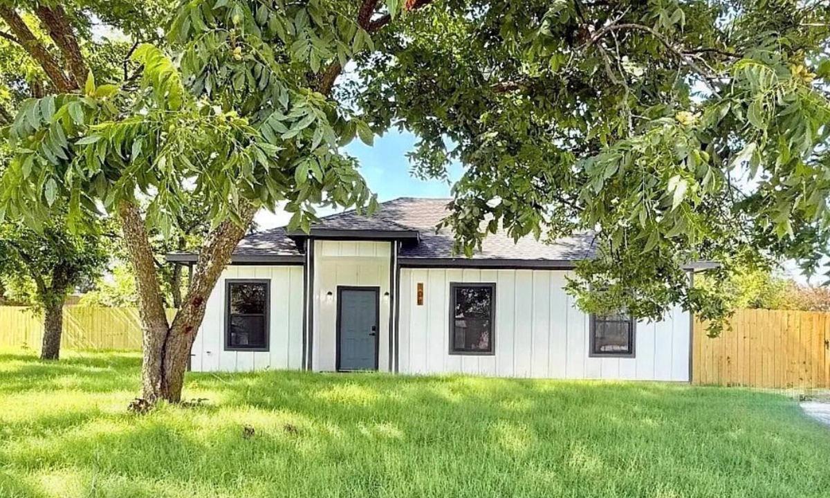 Calera House | NEW HOME! Halito House- Casinos, Concerts, and Lake Texoma