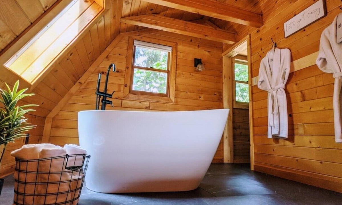 Bemidji Cabin | NEW! Loft on Turtle River Lake w/2 paddle boards and kayaks